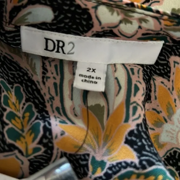 DR2 BY DANIEL RAINN Pleated Tassel Neck Blouse Black 101 Print Roll Sleeve 2x - Picture 6 of 8